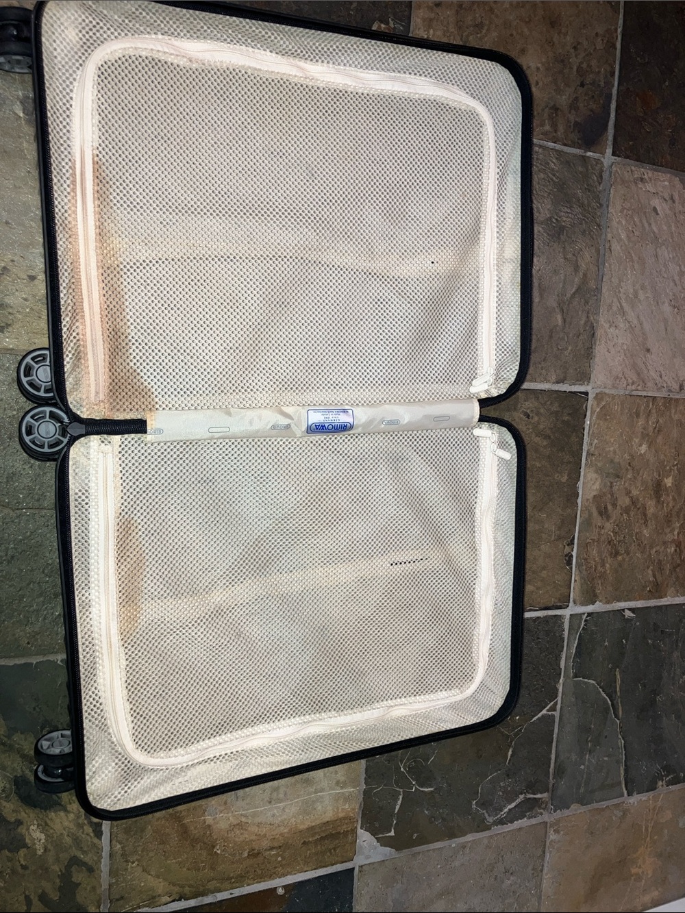 Luggage & Travel Bags - Picture 10 of 11